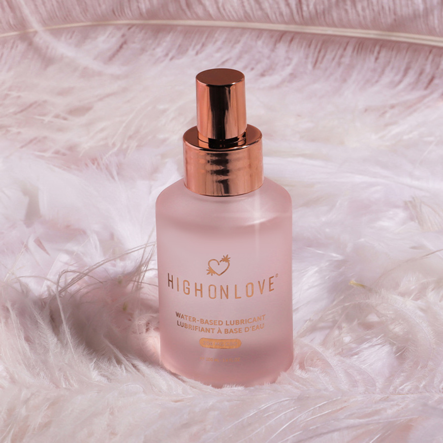 HighOnLove - Intimacy Collection Waterbasis Glijmiddel met CBD 200ml Accessoires